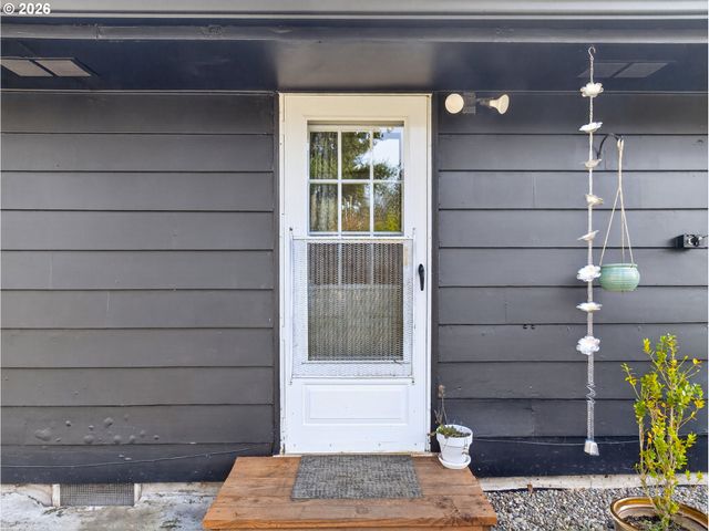 2230 CLEVELAND St, Eugene, OR 97405