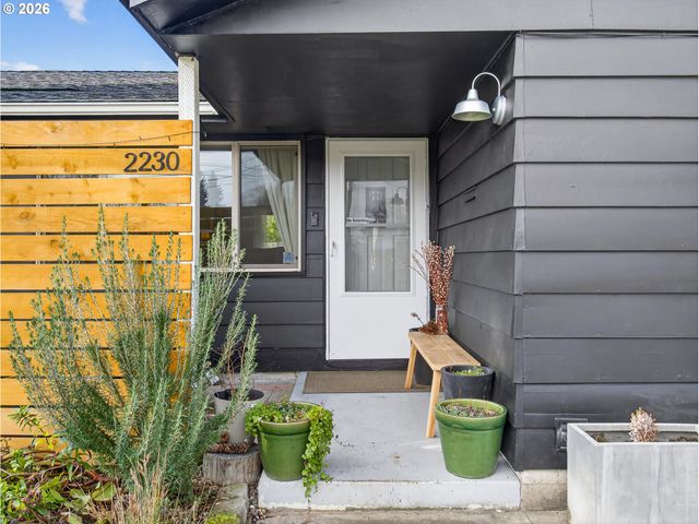 2230 CLEVELAND St, Eugene, OR 97405