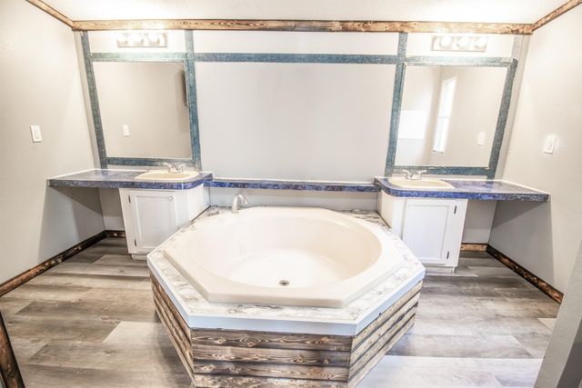 12450 FANNIN PKWY, Tyler, TX 75708