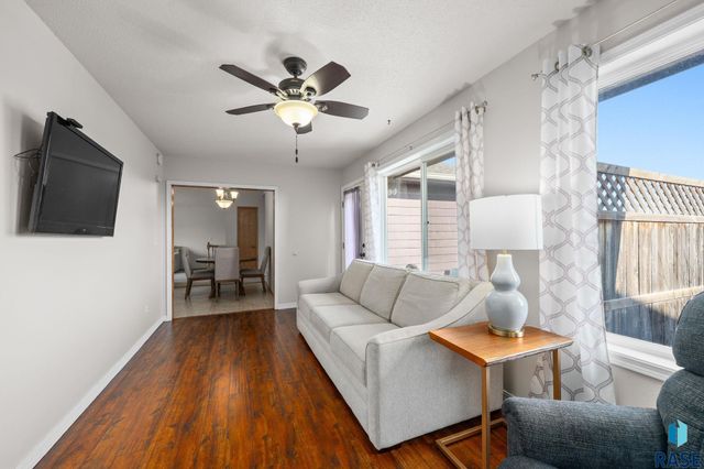 824 S Tanglewood Ave Avenue, Sioux Falls, SD 57106