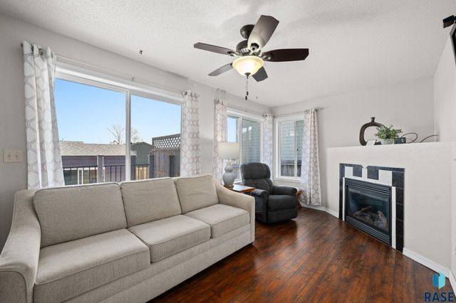 824 S Tanglewood Ave Avenue, Sioux Falls, SD 57106