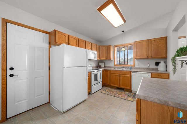 824 S Tanglewood Ave Avenue, Sioux Falls, SD 57106