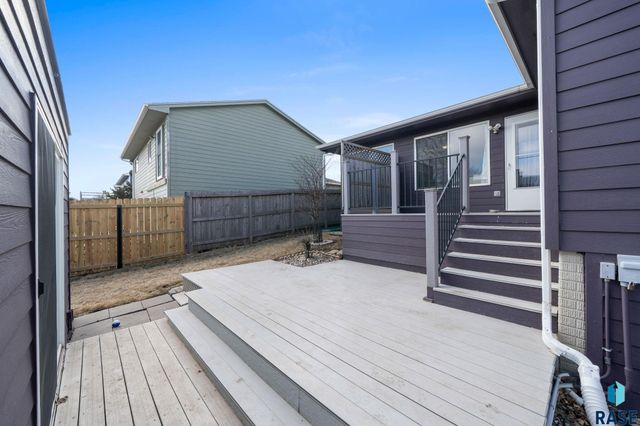 824 S Tanglewood Ave Avenue, Sioux Falls, SD 57106