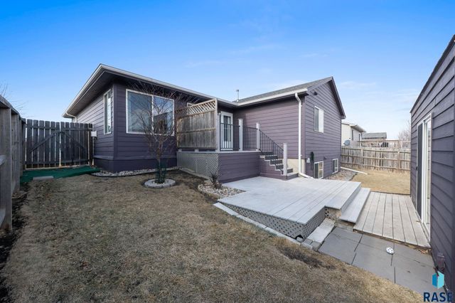 824 S Tanglewood Ave Avenue, Sioux Falls, SD 57106