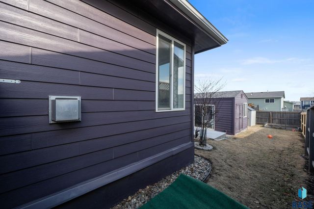 824 S Tanglewood Ave Avenue, Sioux Falls, SD 57106