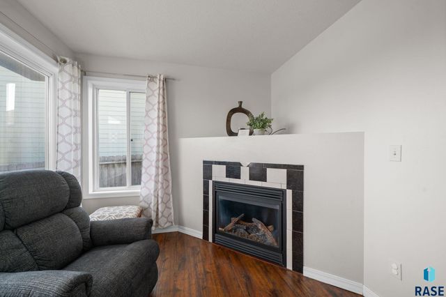 824 S Tanglewood Ave Avenue, Sioux Falls, SD 57106