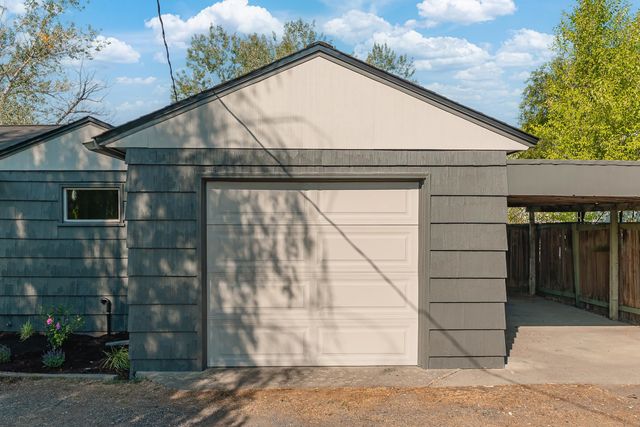 9817 N Colfax Rd, Spokane, WA 99218