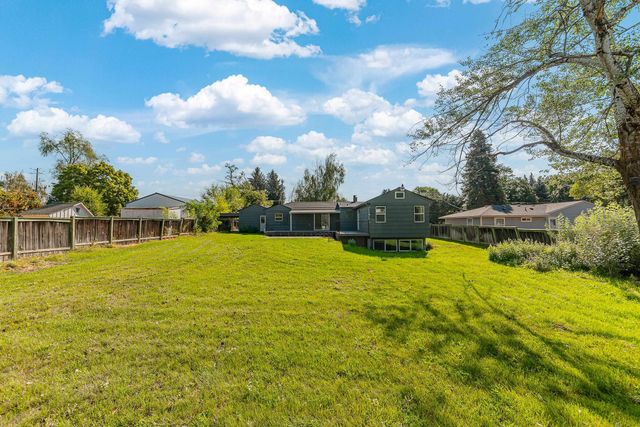 9817 N Colfax Rd, Spokane, WA 99218