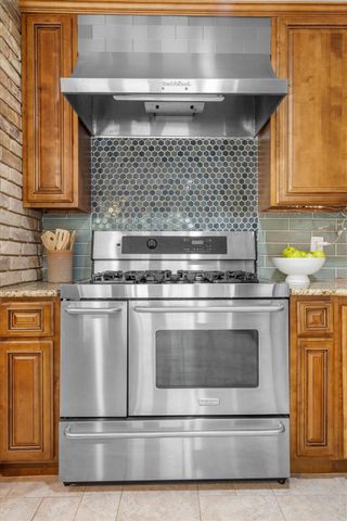 2016 Pembrooke Place, Denton, TX 76205