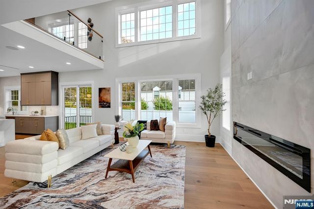 4 Drummond Terrace, Livingston, NJ 07039