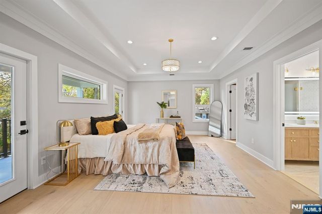 4 Drummond Terrace, Livingston, NJ 07039