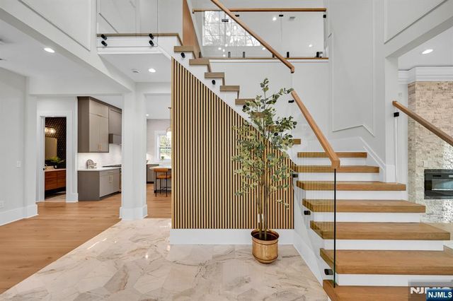 4 Drummond Terrace, Livingston, NJ 07039