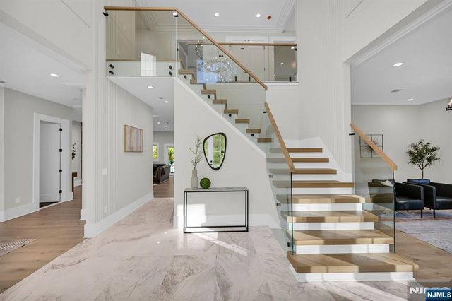 4 Drummond Terrace, Livingston, NJ 07039