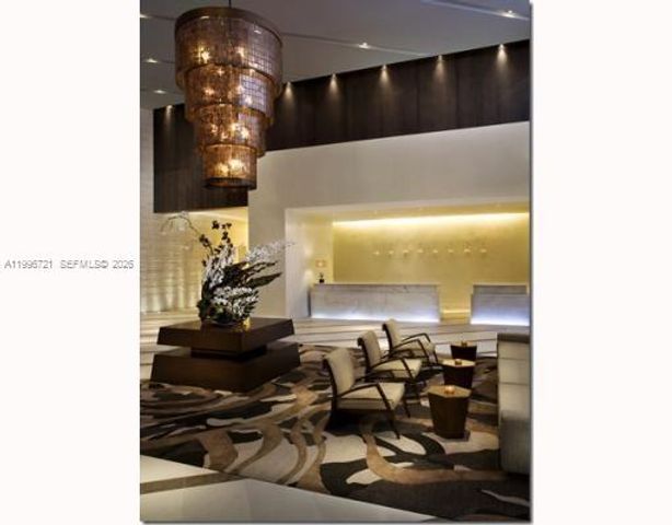 200 Biscayne Boulevard Way 3709, Miami, FL 33131