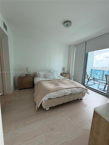 200 Biscayne Boulevard Way 3709, Miami, FL 33131