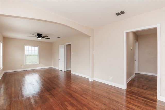 465 S TX St, Corpus Christi, TX 78404