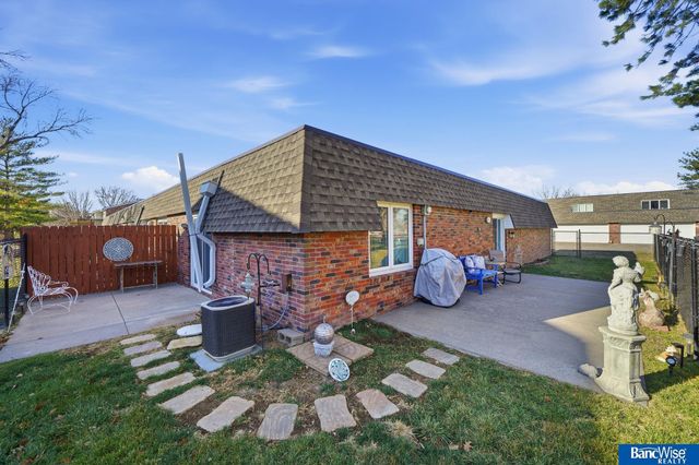 1601 Granada Lane, Lincoln, NE 68528