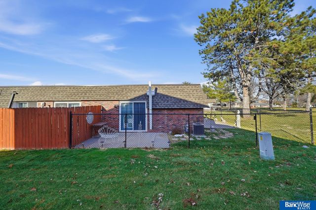 1601 Granada Lane, Lincoln, NE 68528