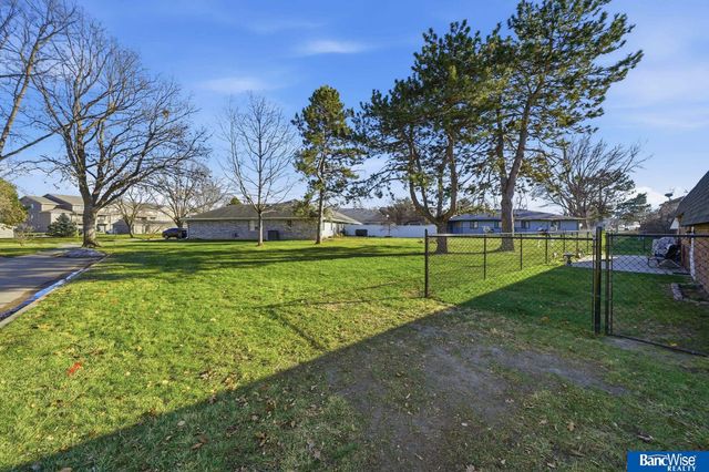 1601 Granada Lane, Lincoln, NE 68528