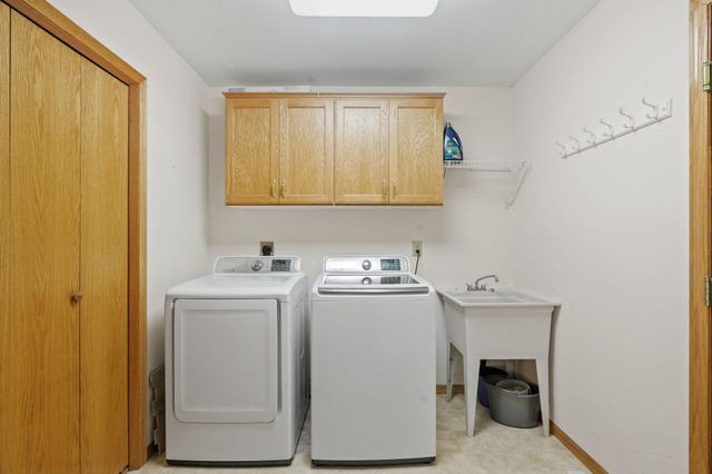 918 Shady Ridge Lane, Braham, MN 55006