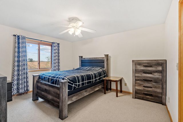 918 Shady Ridge Lane, Braham, MN 55006