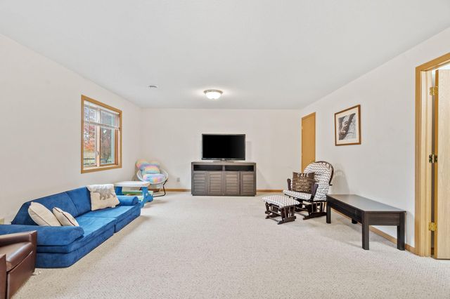 918 Shady Ridge Lane, Braham, MN 55006