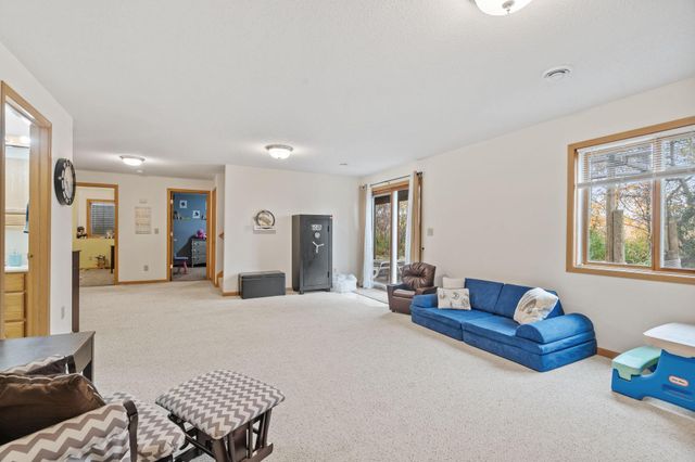 918 Shady Ridge Lane, Braham, MN 55006