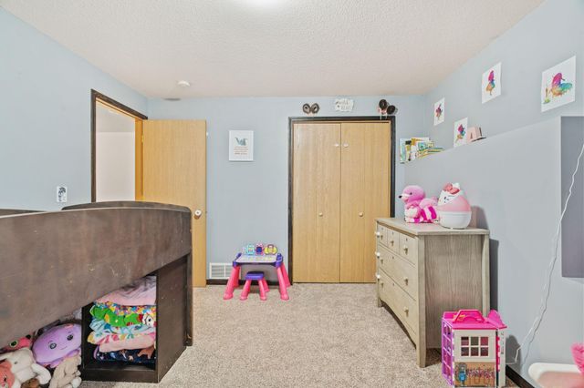 918 Shady Ridge Lane, Braham, MN 55006