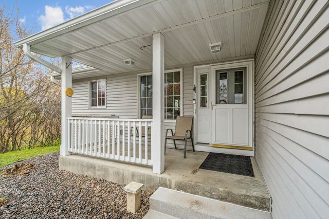 918 Shady Ridge Lane, Braham, MN 55006