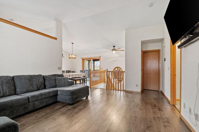 918 Shady Ridge Lane, Braham, MN 55006