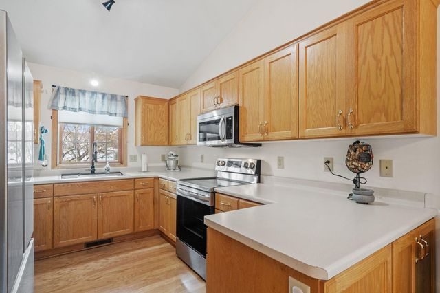 918 Shady Ridge Lane, Braham, MN 55006