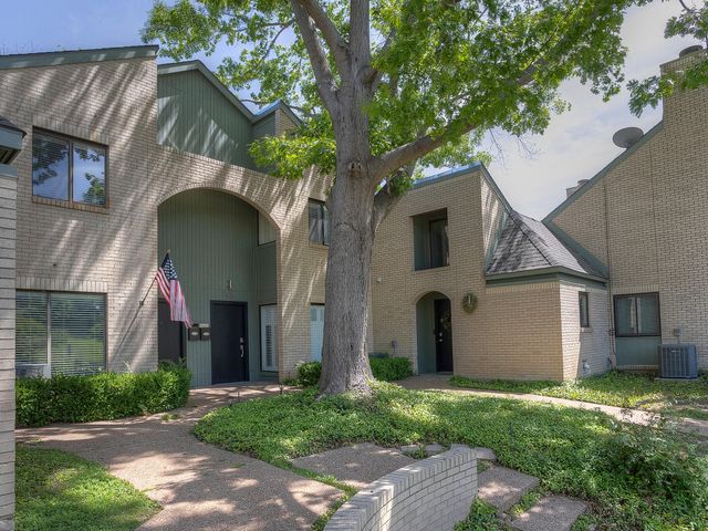2633 McCart Avenue, Fort Worth, TX 76110