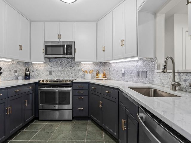 2633 McCart Avenue, Fort Worth, TX 76110