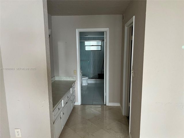 4000 NE 170th Street 604, North Miami Beach, FL 33160
