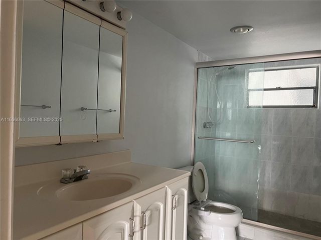 4000 NE 170th Street 604, North Miami Beach, FL 33160