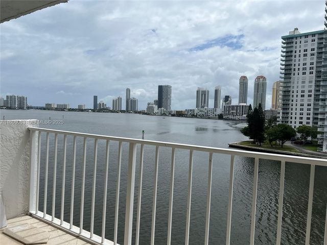 4000 NE 170th Street 604, North Miami Beach, FL 33160