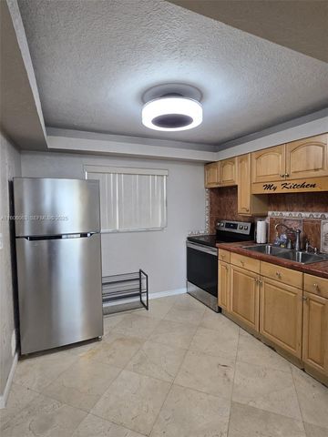 4000 NE 170th Street 604, North Miami Beach, FL 33160