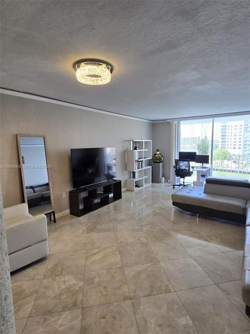 4000 NE 170th Street 604, North Miami Beach, FL 33160