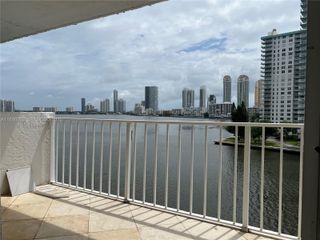4000 NE 170th Street 604, North Miami Beach, FL 33160
