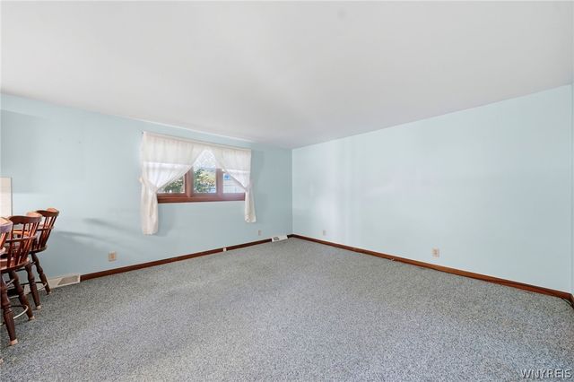 16 Woodcrest Court, Cheektowaga, NY 14225