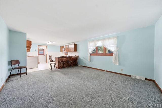 16 Woodcrest Court, Cheektowaga, NY 14225