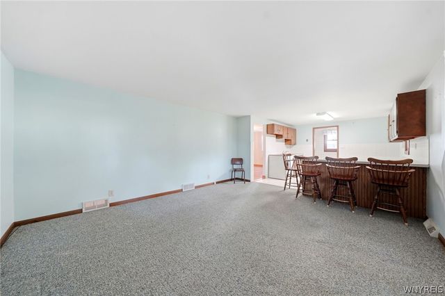 16 Woodcrest Court, Cheektowaga, NY 14225
