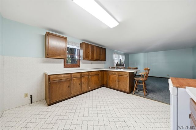 16 Woodcrest Court, Cheektowaga, NY 14225