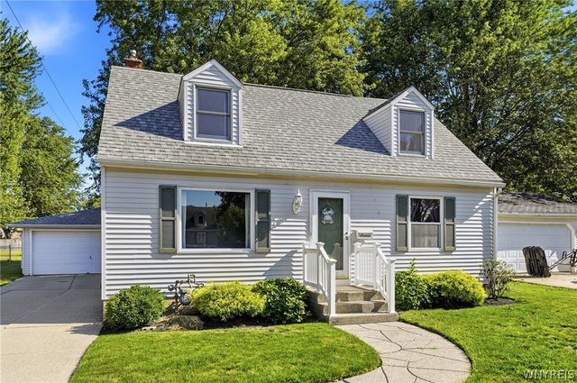 16 Woodcrest Court, Cheektowaga, NY 14225