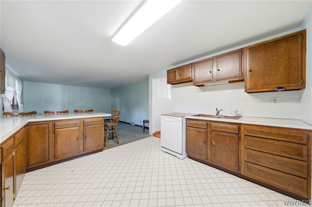 16 Woodcrest Court, Cheektowaga, NY 14225