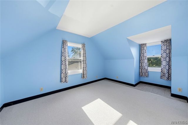 16 Woodcrest Court, Cheektowaga, NY 14225