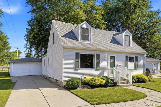 16 Woodcrest Court, Cheektowaga, NY 14225