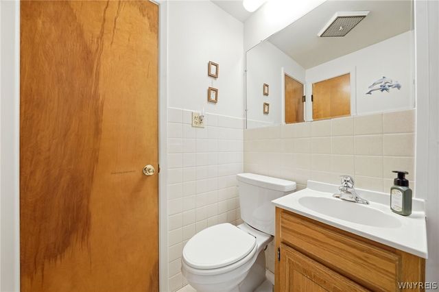 16 Woodcrest Court, Cheektowaga, NY 14225
