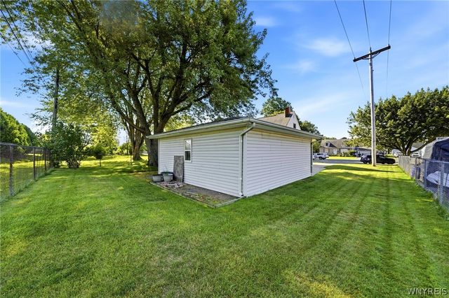 16 Woodcrest Court, Cheektowaga, NY 14225