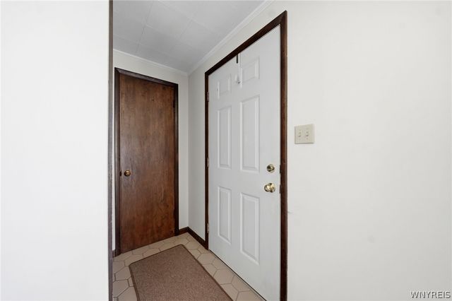 16 Woodcrest Court, Cheektowaga, NY 14225